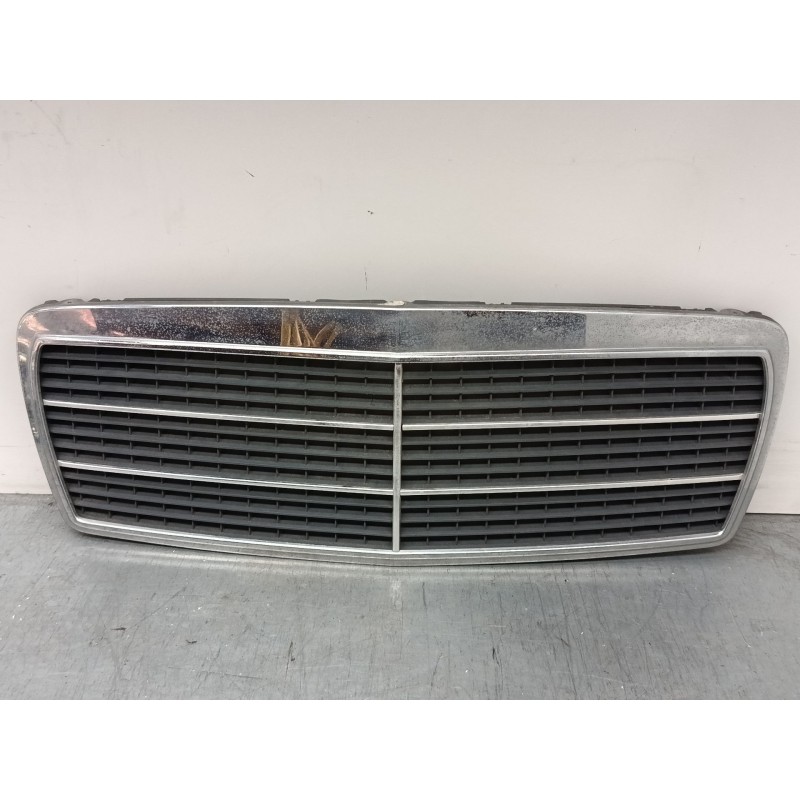 Recambio de rejillas capo para mercedes-benz clase-e caja/chasis (vf210) e 290 td (210.617) referencia OEM IAM   