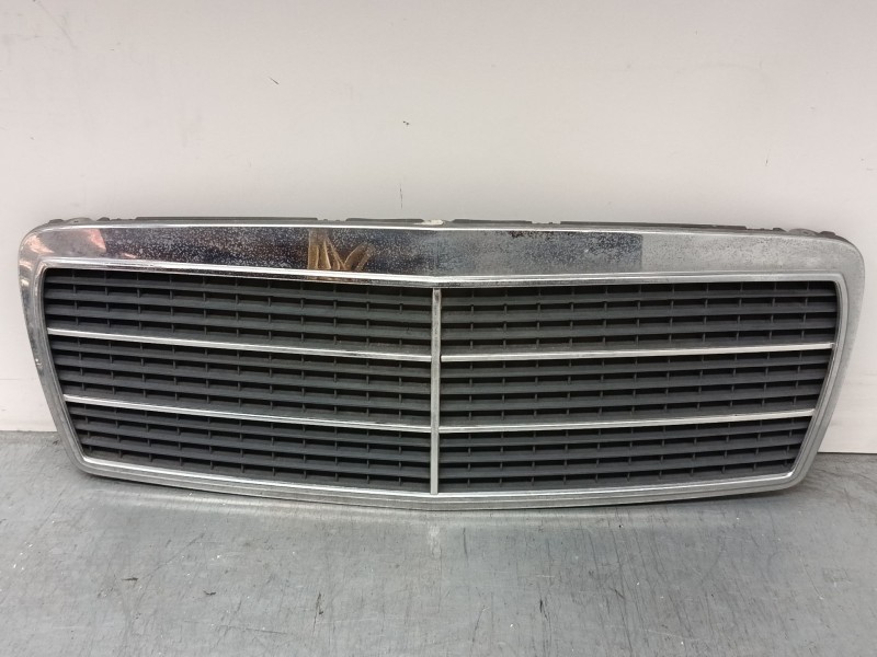 Recambio de rejillas capo para mercedes-benz clase-e caja/chasis (vf210) e 290 td (210.617) referencia OEM IAM   