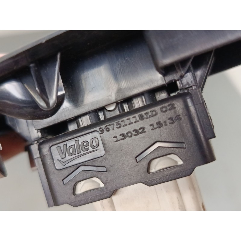 Recambio de mando elevalunas delantero derecho para peugeot 208 i (ca_, cc_) 1.4 hdi referencia OEM IAM 96751118ZD  