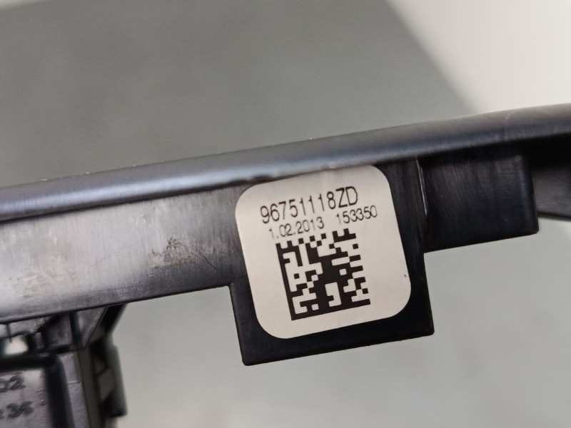 Recambio de mando elevalunas delantero derecho para peugeot 208 i (ca_, cc_) 1.4 hdi referencia OEM IAM 96751118ZD  