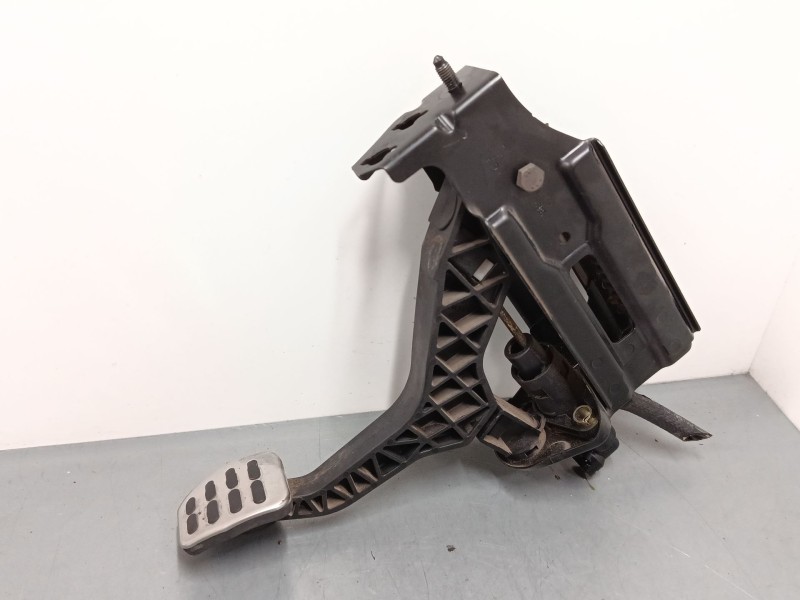 Recambio de pedal embrague para audi tt roadster (8n9) 1.8 t quattro referencia OEM IAM   