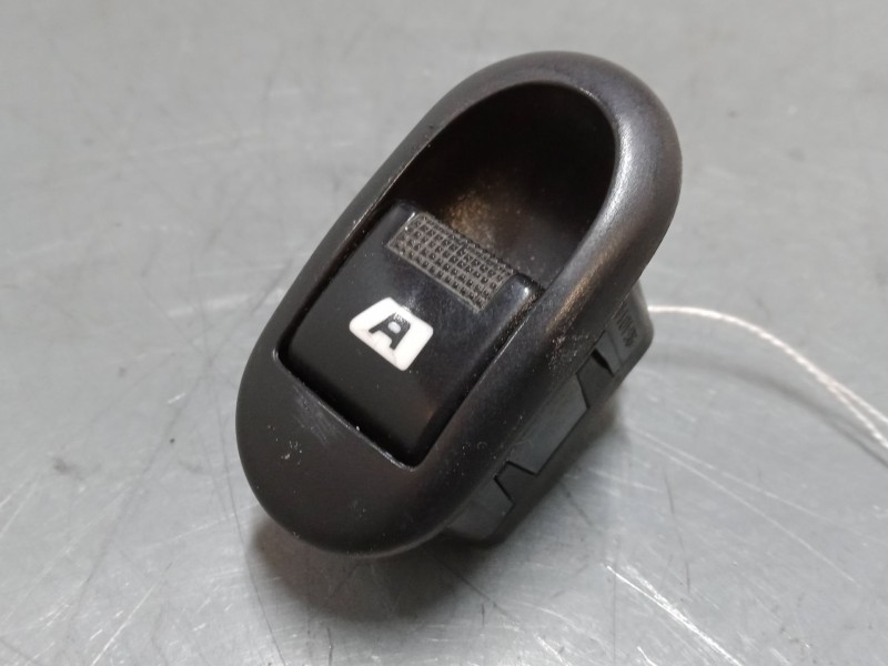 Recambio de mando elevalunas delantero izquierdo para peugeot 1007 (km_) 1.4 hdi referencia OEM IAM 96401469XT  
