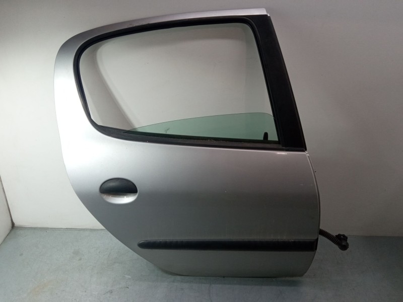 Recambio de puerta trasera derecha para peugeot 206 hatchback (2a/c) 1.9 d referencia OEM IAM   