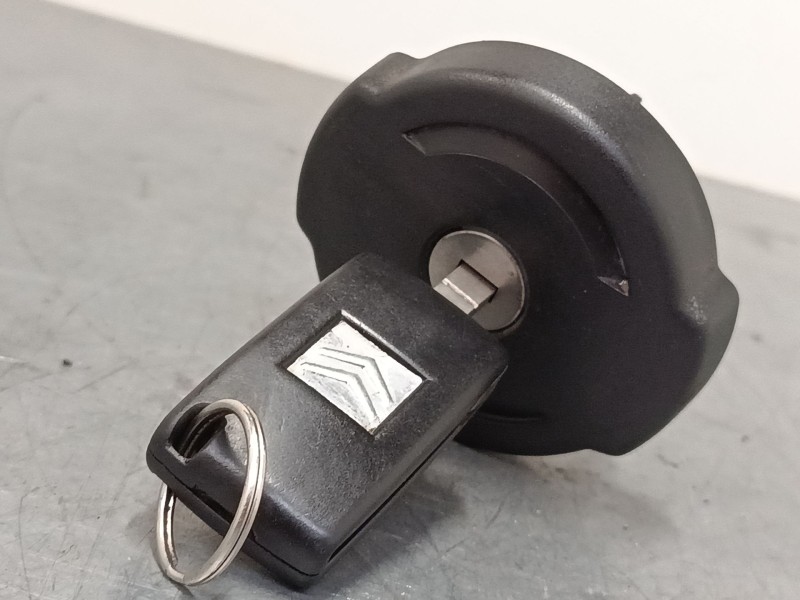 Recambio de tapon combustible para citroën c4 coupé (la_) 1.6 hdi referencia OEM IAM   