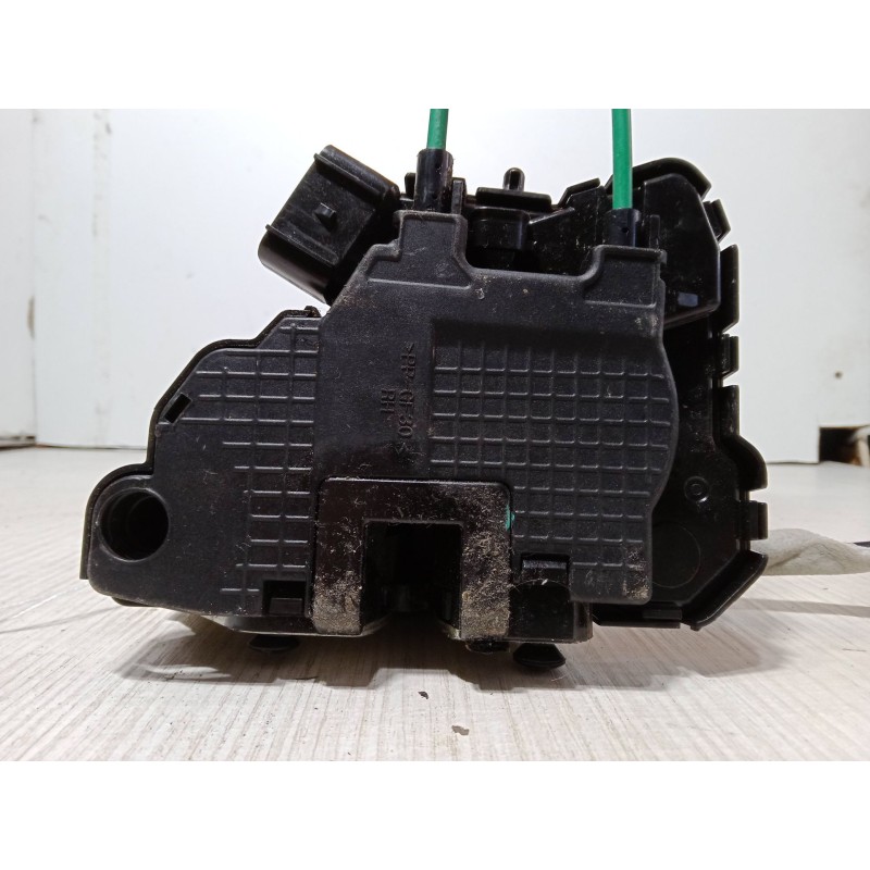 Recambio de cerradura puerta delantera derecha para ssangyong tivoli 1.6 referencia OEM IAM 71220-35000 X100FRT RH C 