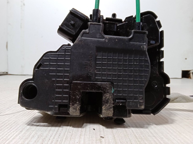 Recambio de cerradura puerta delantera derecha para ssangyong tivoli 1.6 referencia OEM IAM 71220-35000 X100FRT RH C 