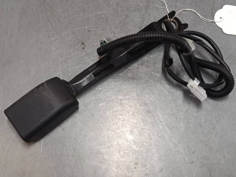ANCLAJE CINTURON DELANTERO IZQUIERDO 