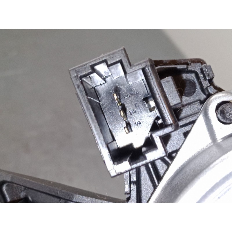 Recambio de motor limpia trasero para peugeot 208 i (ca_, cc_) 1.2 vti 82 referencia OEM IAM 9673251380  