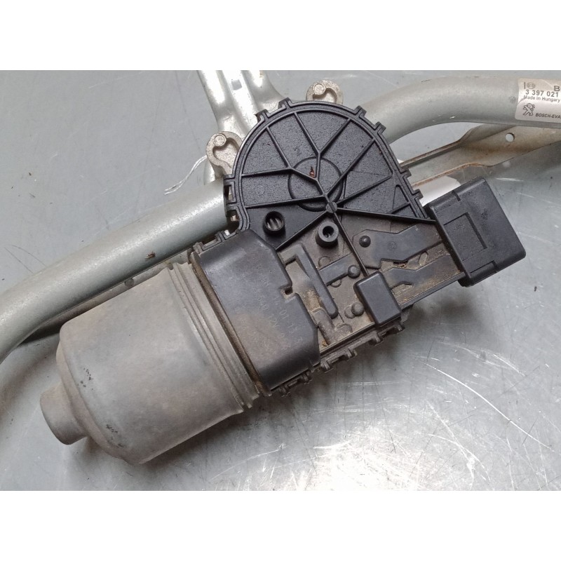 Recambio de motor limpia delantero para peugeot 208 i (ca_, cc_) 1.2 vti 82 referencia OEM IAM 9673222580  