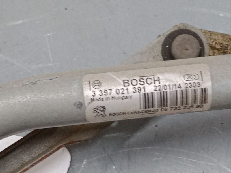 Recambio de motor limpia delantero para peugeot 208 i (ca_, cc_) 1.2 vti 82 referencia OEM IAM 9673222580  