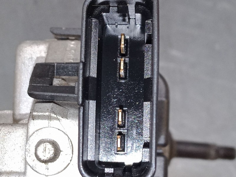 Recambio de motor limpia delantero para peugeot 208 i (ca_, cc_) 1.2 vti 82 referencia OEM IAM 9673222580  