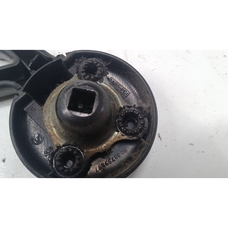 Recambio de tirador asiento abatible derecho para peugeot 206 sw (2e/k) 1.4 hdi referencia OEM IAM 9638799877  