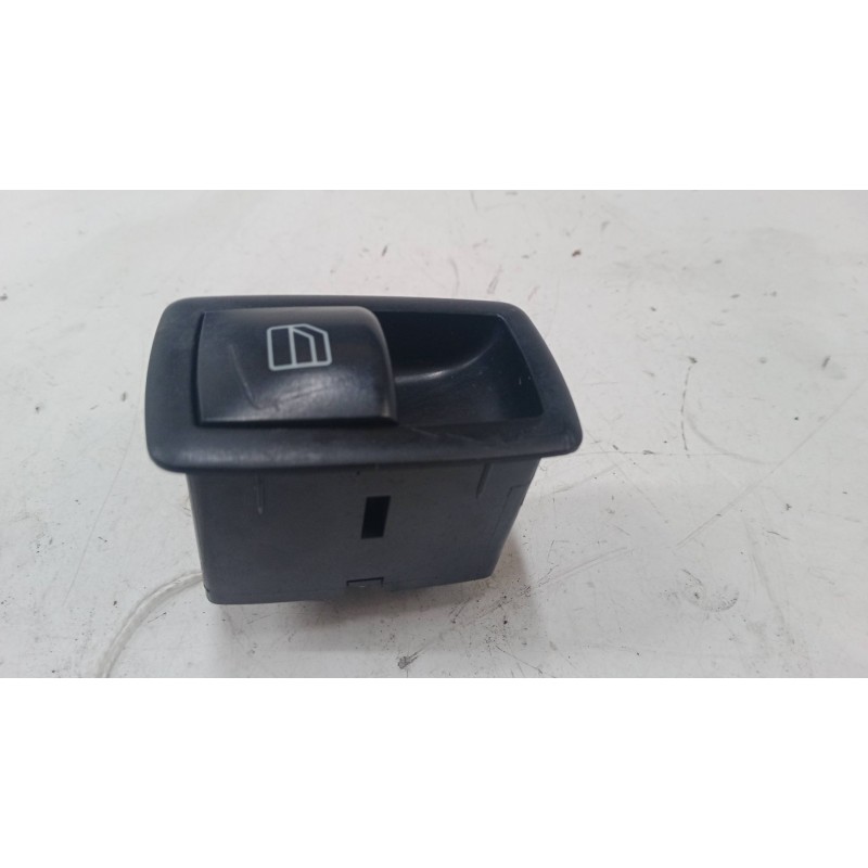 Recambio de mando elevalunas delantero izquierdo para mercedes-benz clase b sports tourer (w245) b 150 (245.231) referencia OEM 