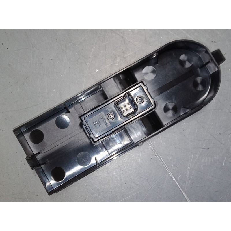 Recambio de mando elevalunas delantero derecho para opel zafira b furgoneta/monovolumen (a05) 1.9 cdti van (m75) referencia OEM 