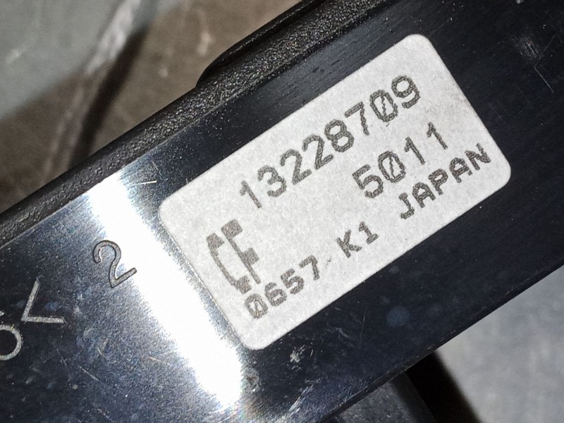 Recambio de mando elevalunas delantero derecho para opel zafira b furgoneta/monovolumen (a05) 1.9 cdti van (m75) referencia OEM 