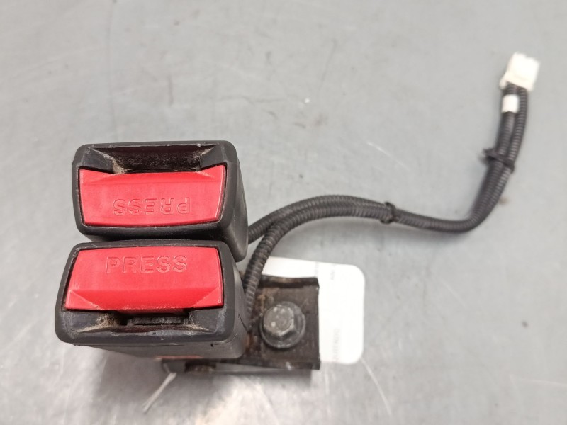 Recambio de anclaje cinturon trasero izquierdo para hyundai i30 (gd) 1.4 crdi referencia OEM IAM   