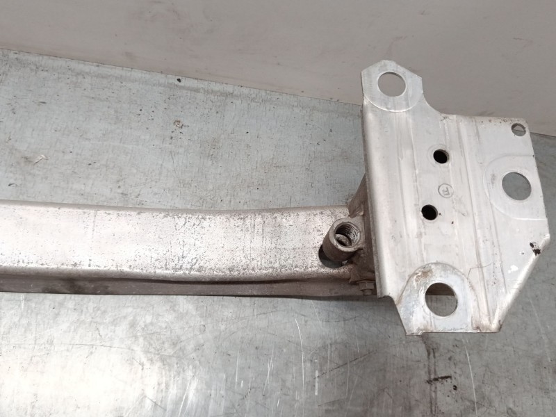 Recambio de refuerzo paragolpes delantero para renault clio iii (br0/1, cr0/1) 1.4 16v referencia OEM IAM   