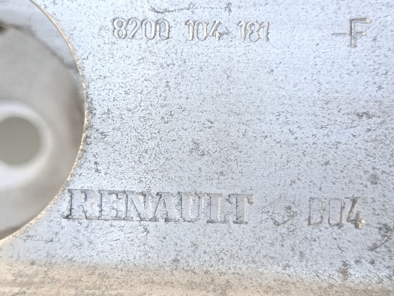 Recambio de refuerzo paragolpes delantero para renault clio iii (br0/1, cr0/1) 1.4 16v referencia OEM IAM   