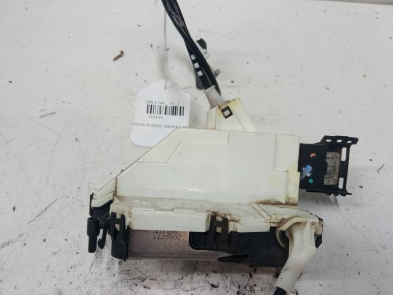 CERRADURA PUERTA TRASERA DERECHA 