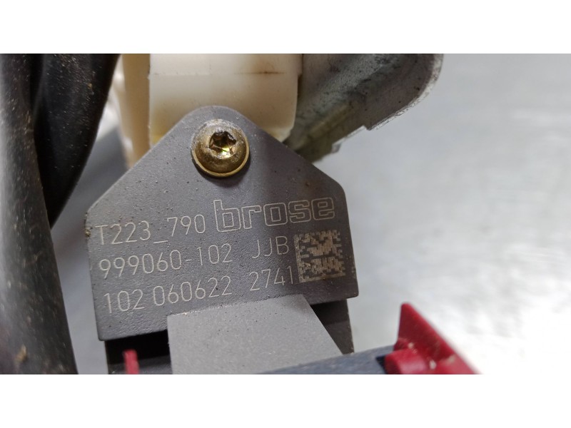 Recambio de elevalunas electrico delantero derecho para toyota avensis (_t25_) 2.4 (azt251_) referencia OEM IAM 994024  69810050