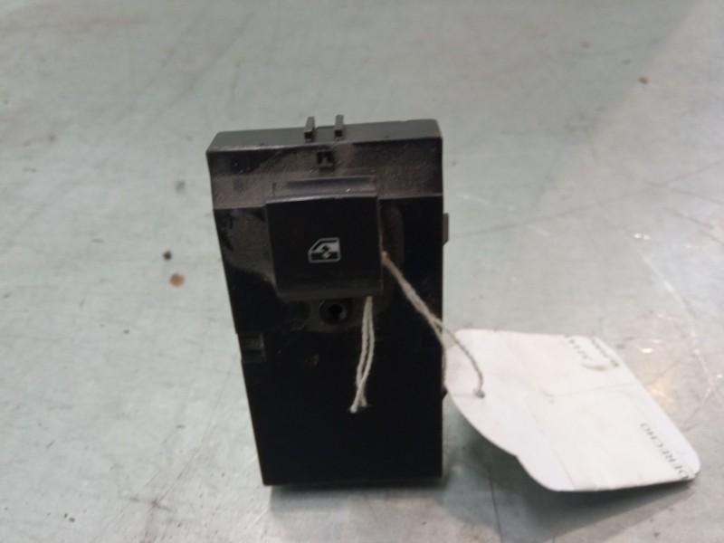 Recambio de mando elevalunas delantero derecho para opel mokka / mokka x (j13) 1.6 cdti (_76) referencia OEM IAM 13301886  