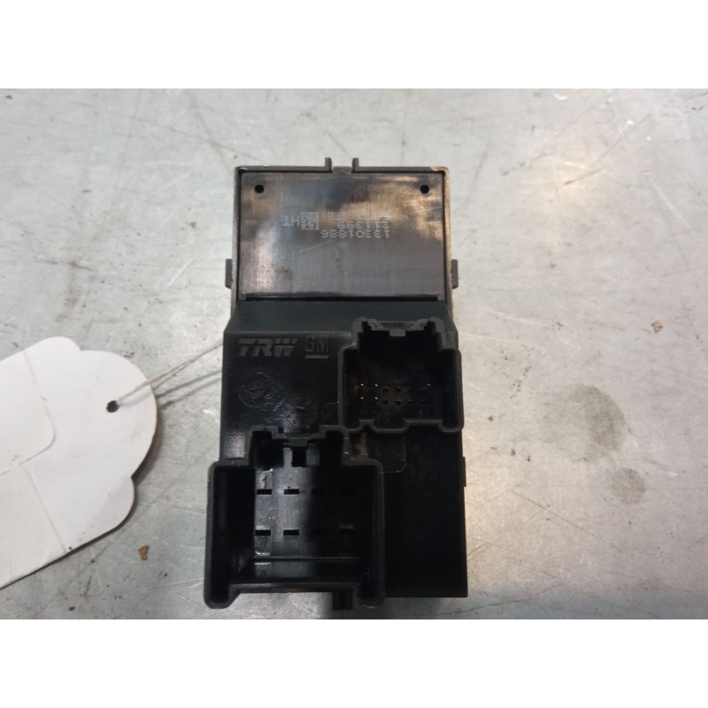 Recambio de mando elevalunas delantero derecho para opel mokka / mokka x (j13) 1.6 cdti (_76) referencia OEM IAM 13301886  