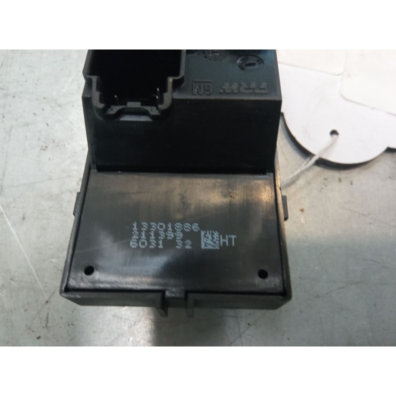 Recambio de mando elevalunas delantero derecho para opel mokka / mokka x (j13) 1.6 cdti (_76) referencia OEM IAM 13301886  