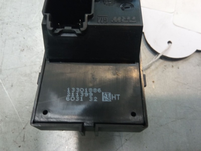 Recambio de mando elevalunas delantero derecho para opel mokka / mokka x (j13) 1.6 cdti (_76) referencia OEM IAM 13301886  