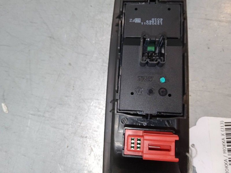 Recambio de mando elevalunas delantero izquierdo para opel mokka / mokka x (j13) 1.6 cdti (_76) referencia OEM IAM 95025518-600R