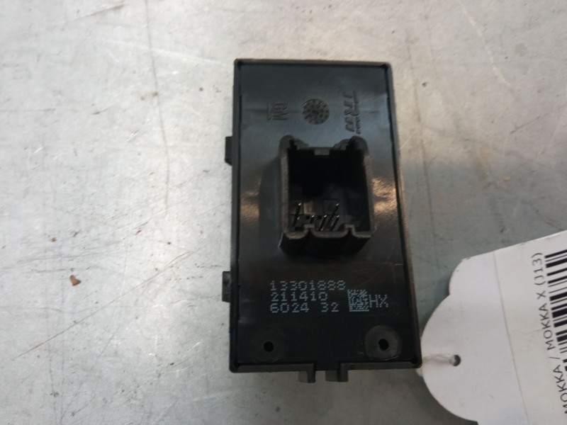 Recambio de mando elevalunas trasero izquierdo para opel mokka / mokka x (j13) 1.6 cdti (_76) referencia OEM IAM 13301888  