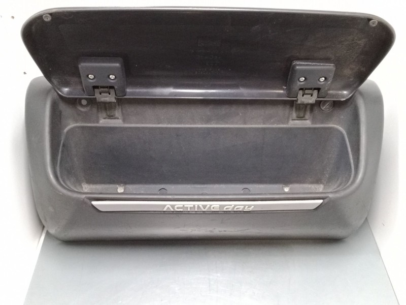 Recambio de guantera para iveco stralis ad 260 s 36 y/ps euro5 ad260s36y ps referencia OEM IAM 1820314001  