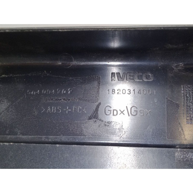 Recambio de guantera para iveco stralis ad 260 s 36 y/ps euro5 ad260s36y ps referencia OEM IAM 1820314001  