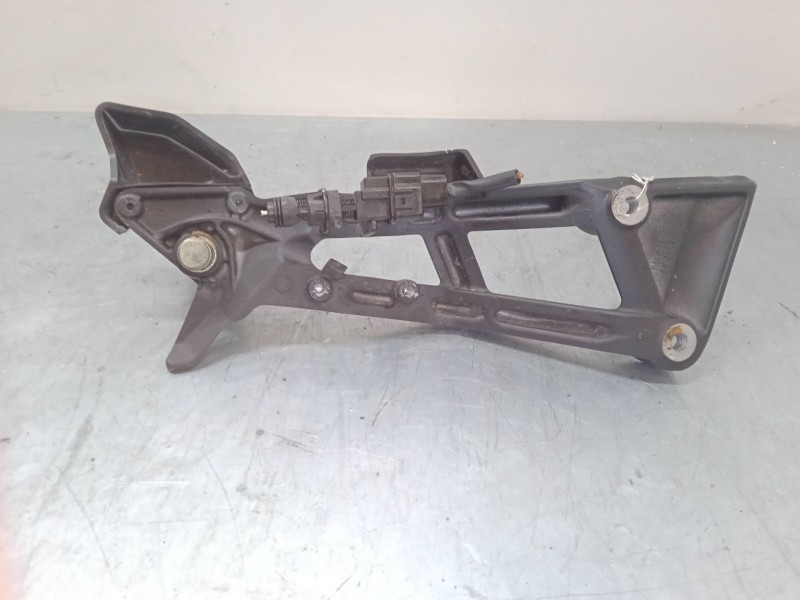 Recambio de estribera delantera derecha para honda cmx cmx 1100 rebel (sc83) referencia OEM IAM   