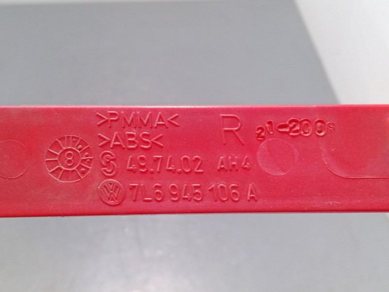 Recambio de catadioptrico trasero derecho para volkswagen touareg (7la, 7l6, 7l7) 2.5 r5 tdi referencia OEM IAM 7L6945106A  