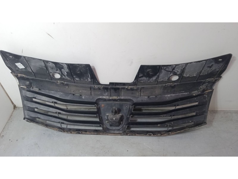 Recambio de rejillas capo para dacia sandero ii 1.5 dci referencia OEM IAM   