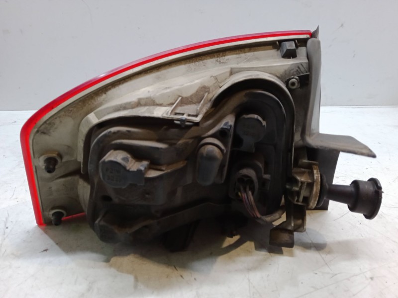 Recambio de piloto trasero derecho para audi a4 b7 avant (8ed) 2.0 tdi referencia OEM IAM    Recambio de piloto trasero derecho para audi a4 b7 avant (8ed) 2.0 tdi referencia OEM IAM