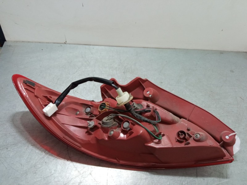 Recambio de piloto trasero derecho para mazda 2 (de_, dh_) 1.4 mzr-cd referencia OEM IAM D65151150  