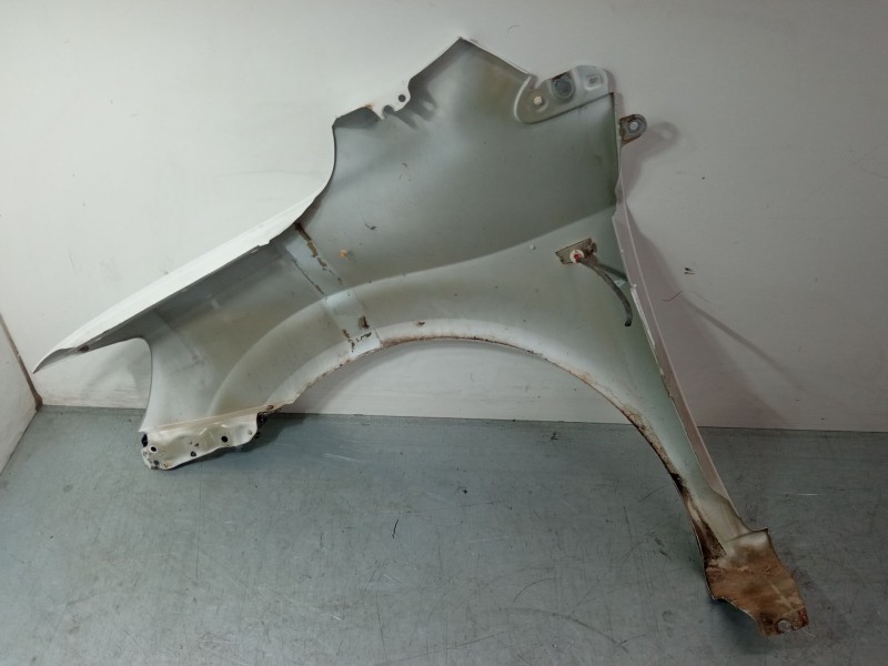 Recambio de aleta delantera derecha para chevrolet aveo hatchback (t300) 1.4 referencia OEM IAM   