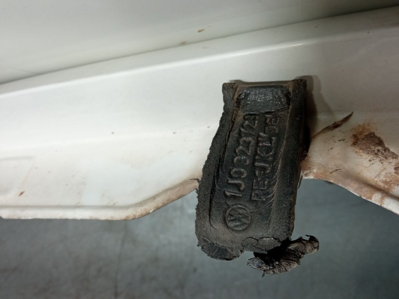 Recambio de aleta delantera derecha para volkswagen golf iv (1j1) 1.6 16v referencia OEM IAM   
