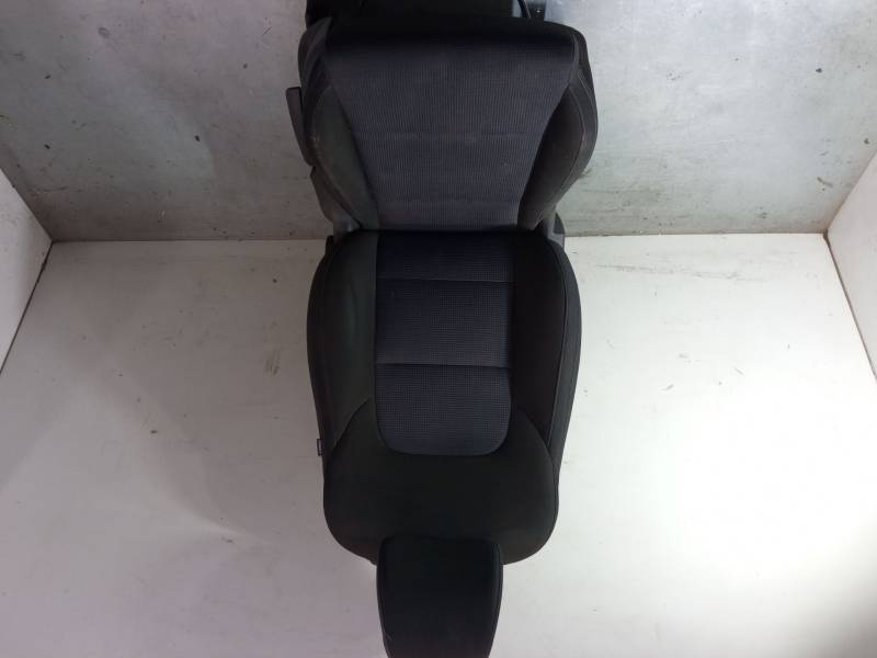 ASIENTO DELANTERO IZQUIERDO 