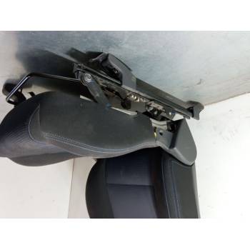 ASIENTO DELANTERO IZQUIERDO 