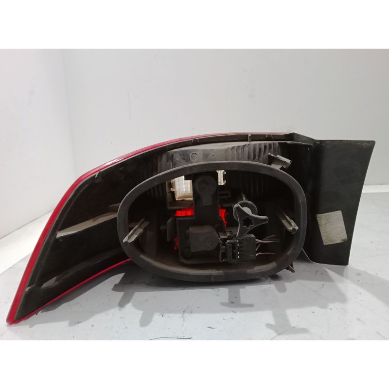 Recambio de piloto trasero derecho para renault laguna ii (bg0/1_) 2.0 16v (bg00, bg0w, bg0k, bg0p) referencia OEM IAM   