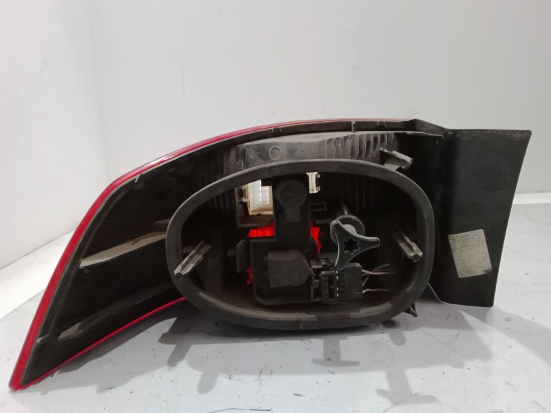 Recambio de piloto trasero derecho para renault laguna ii (bg0/1_) 2.0 16v (bg00, bg0w, bg0k, bg0p) referencia OEM IAM   