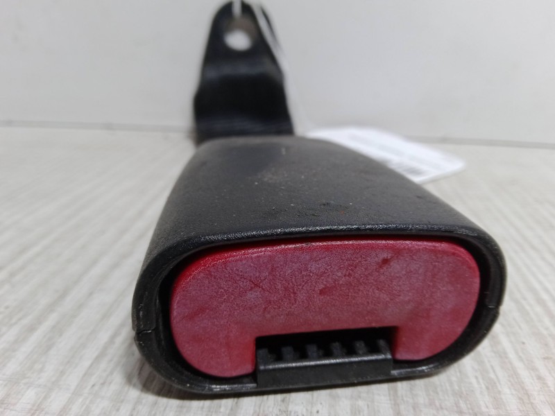 Recambio de anclaje cinturon trasero central para alfa romeo 147 (937_) 1.9 jtd (937.axd1a, 937.bxd1a) referencia OEM IAM   