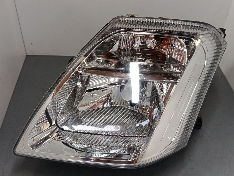 Recambio de faro izquierdo para citroën c2 (jm_) 1.4 hdi referencia OEM IAM 085521119L  