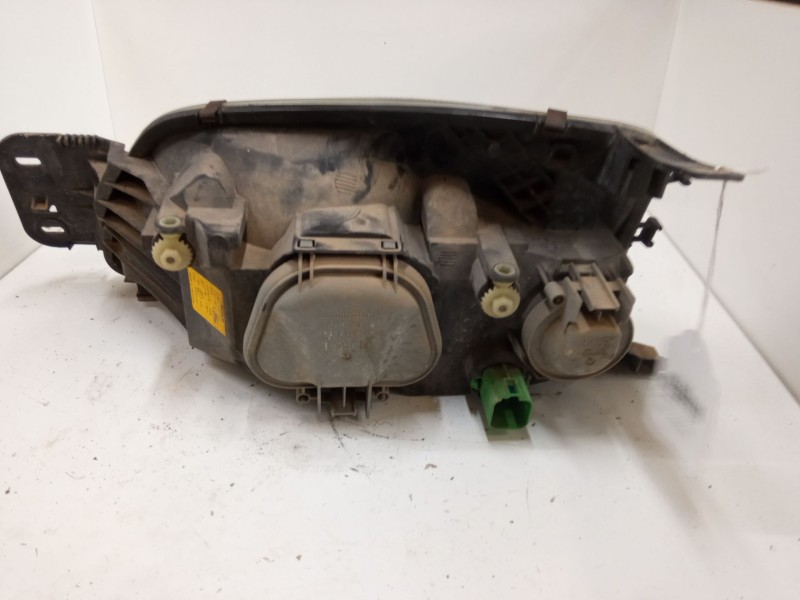 Recambio de faro derecho para ford courier referencia OEM IAM   