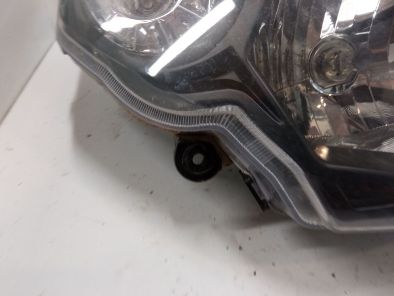 Recambio de faro delantero para daelim sv125 referencia OEM IAM   
