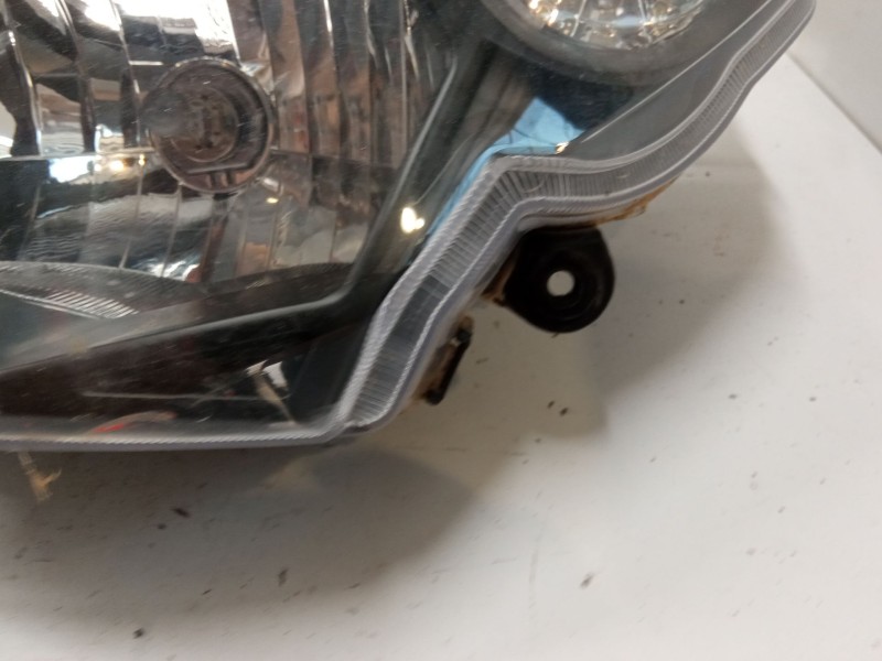 Recambio de faro delantero para daelim sv125 referencia OEM IAM   