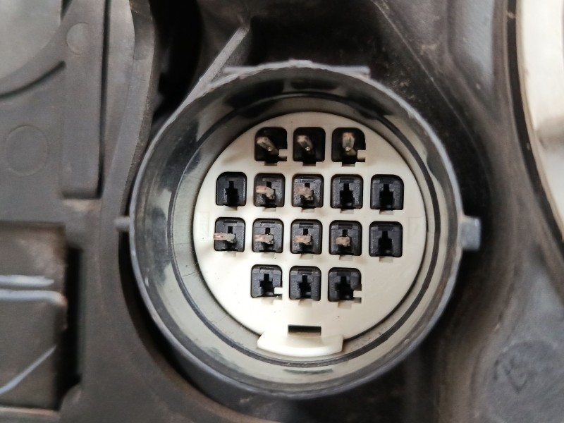 Recambio de faro izquierdo para land rover discovery iii (l319) 2.7 td 4x4 referencia OEM IAM XBC001072  