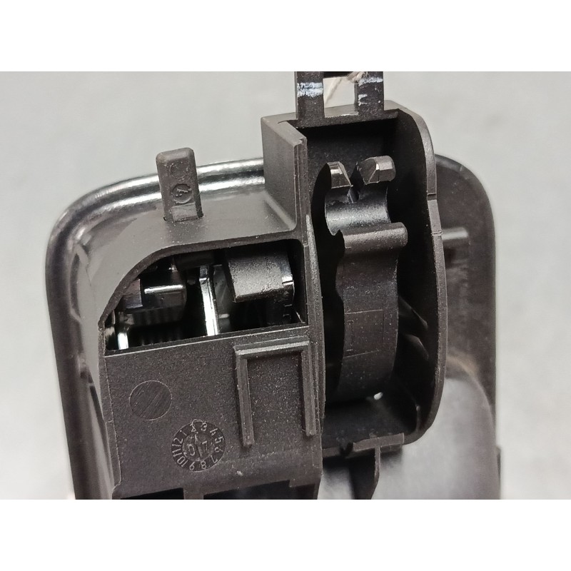 Recambio de maneta interior puerta trasera derecha para land rover discovery iii (l319) 2.7 td 4x4 referencia OEM IAM   